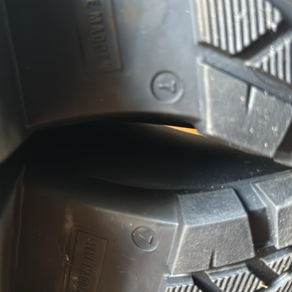 Steve Madden women’s boots sz 7 Lug - Picture 4 of 4